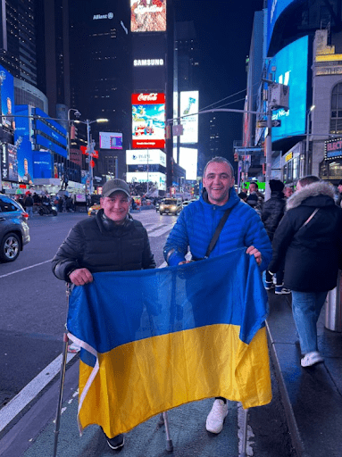 Украинские защитники на площади Таймс-сквер в Нью-Йорке