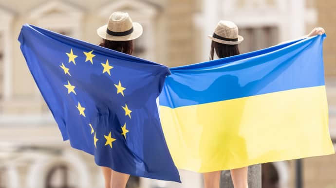 Польща заробила на українцях у 8 разів більше, ніж надала їм допомогу