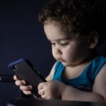 вплив смартфонів та планшетів на психіку дітей